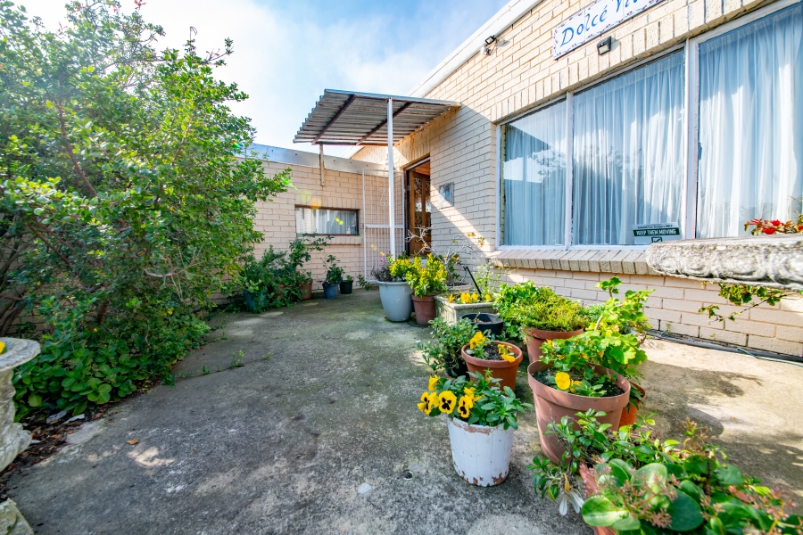 2 Bedroom Property for Sale in Pringle Bay Western Cape